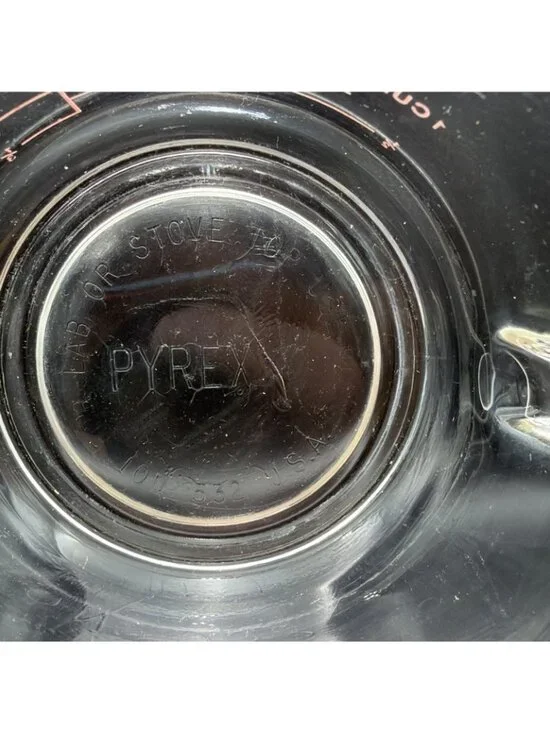 Vintage Pyrex Clear Glass 1 Quart Measuring Cup 532 D Handle Red Lettering - Picture 11 of 12